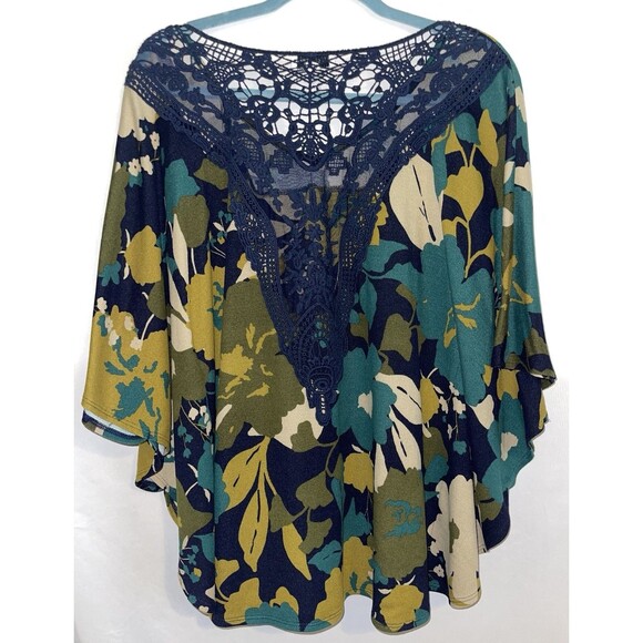 Susan Graver Knit Macrame Floral & Leaf Design Poncho Women’s Size Small - Picture 8 of 12